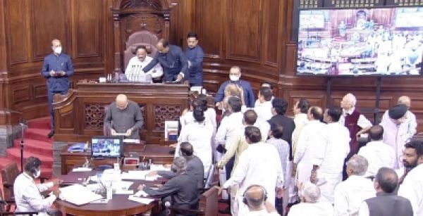 हंगामे के बीच राज्यसभा की कार्यवाही 12 बजे तक स्थगित