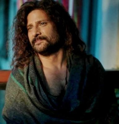 भोपाल की गलियों में 'डॉ. अरोड़ा' के लिए बिना कपड़ों के दौड़े राज अर्जुन