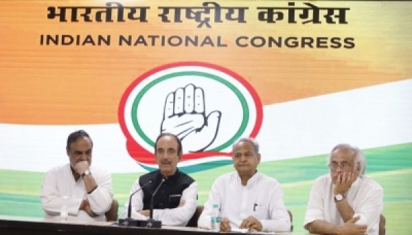 सोनिया से पूछताछ से पहले कांग्रेस ने कहा - ईडी ने मचा रखा है आतंक