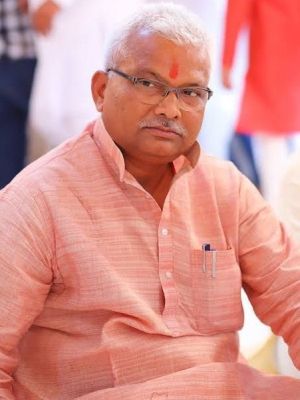 बिहार : रेलवे नौकरी घोटाले में लालू प्रसाद का सहयोगी गिरफ्तार