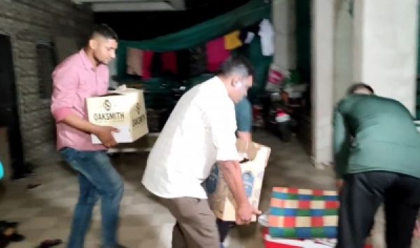 गुजरात : शराब कानून का उल्लंघन करने पर सब इंस्पेक्टर समेत 19 लोग गिरफ्तार
