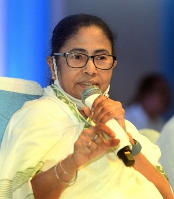 बुधवार को बंगाल मंत्रिमंडल में होगा फेरबदल, कई मंत्रियों का होगा पत्ता साफ : ममता