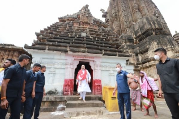 अमित शाह ने भुवनेश्वर के लिंगराज मंदिर में की पूजा-अर्चना