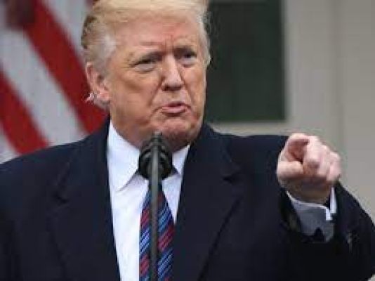 डोनल्ड ट्रंप के फ्लोरिडा आवास पर FBI ने मारी रेड, ट्रंप भड़के
