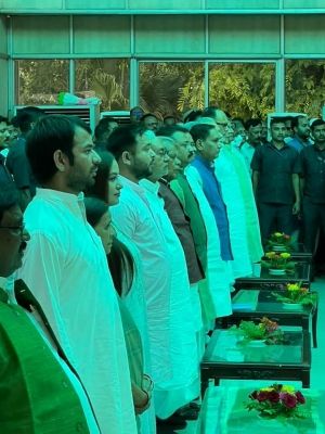 नीतीश ने 8वीं बार ली बिहार के सीएम पद की शपथ, तेजस्वी फिर बने डिप्टी सीएम