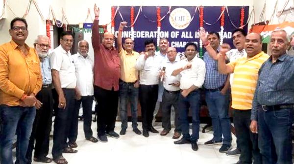 आजादी के अमृत महोत्सव में कैट प्रदेश कार्यालय में एक शाम शहीदों के नाम देशभक्ति गीत आयोजित