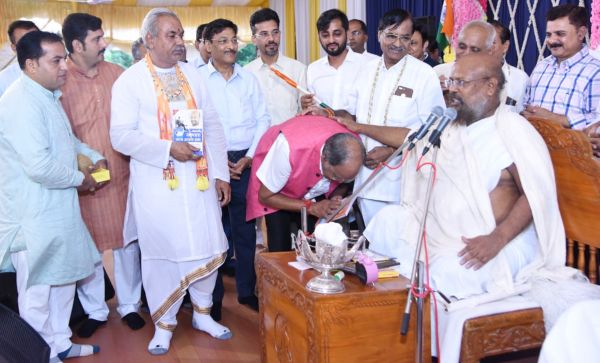 दुनिया का हर धर्म हमें मानवता का संदेश देता है: राष्ट्रसंत ललितप्रभजी