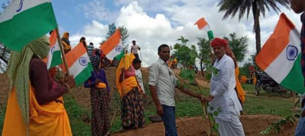राष्ट्रीय ध्वज के साथ सेल्फी का क्रेज, पांच करोड़ से ज्यादा तस्वीरें सरकार तक पहुंची