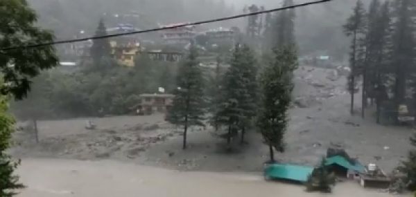 हिमाचल में आई बाढ़ में 4 की मौत, 15 लापता