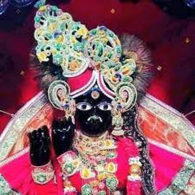 यूपी : बांके बिहारी मंदिर में दम घुटने में 2 की मौत