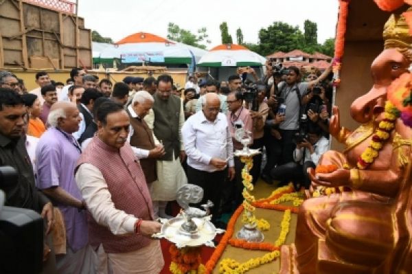 गुजरात : विजय रूपाणी की राजनीति का डोर भाजपा नेतृत्व के हाथों में, लड़ेंगे विधानसभा चुनाव?