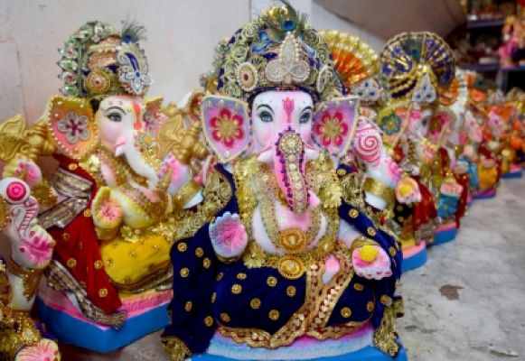 गोवा में कोविड मामलों के बीच गणेश चतुर्थी पर बढ़ती भीड़ को देखकर सरकार परेशान