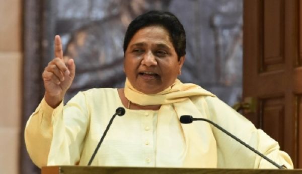मायावती बोलीं, 'सपा आपराधिक तत्वों की संरक्षक पार्टी'