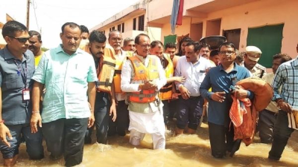 ​मप्र में बारिश से बदरंग हुई जिंदगी को संवारने की चुनौती