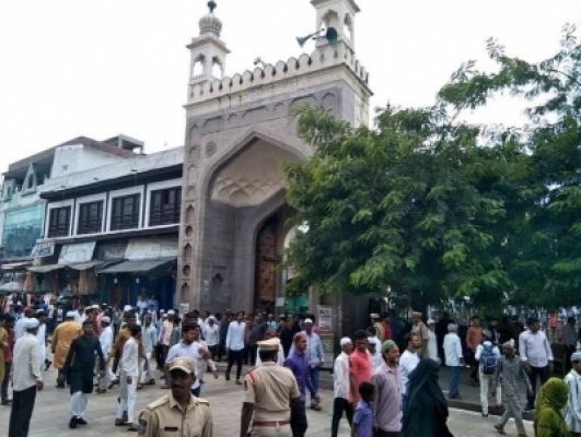 हैदराबाद में शुक्रवार की नमाज शांतिपूर्ण तरीके से हुई संपन्न