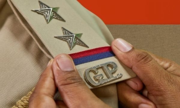 गुजरात पुलिस ने सेल फोन लॉक करने के आरोपी ई-कॉम प्लेटफॉर्म की जांच की