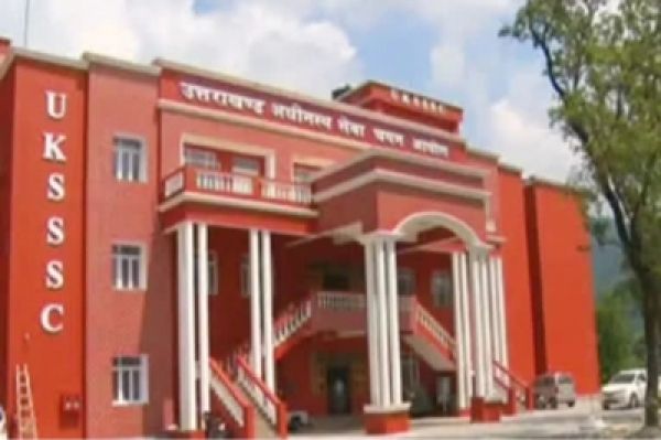  यूकेएसएसएससी पेपर लीक मामला : उत्तराखंड सरकार ने पूर्व सचिव बडोनी को किया निलंबित