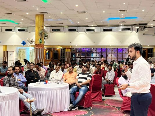 डायमंड लाइन ग्रुप ने रखा ट्रेनिंग प्रोगाम, स्टेनलेस स्टील की वेल्डिंग पर दी जानकारी