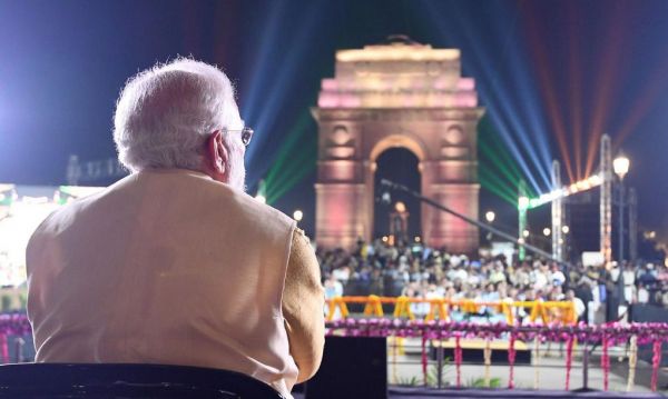 आजादी की मजेदार नौटंकी