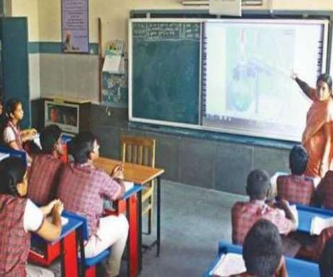  डिजिटल युग के साथ जूझना पड़ रहा