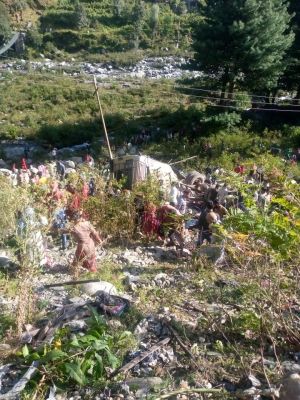 जम्मू-कश्मीर में सड़क हादसे में 9 लोगों की मौत, 27 घायल 