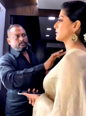 अभिनेत्री वरलक्ष्मी सरथकुमार ने मनाया अपने मेकअप मैन का जन्मदिन