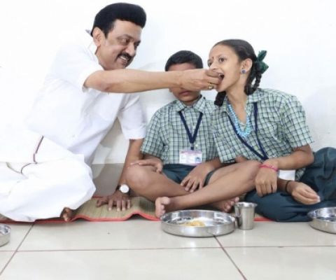 तमिलनाडु : स्टालिन ने प्राथमिक विद्यालय के छात्रों के लिए शुरू की मुफ्त 'ब्रेकफास्ट स्कीम'
