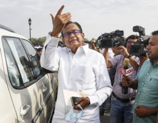 चिदंबरम ने 'आधे-अधूरे' वाले बयान पर सीतारमण पर कसा तंज