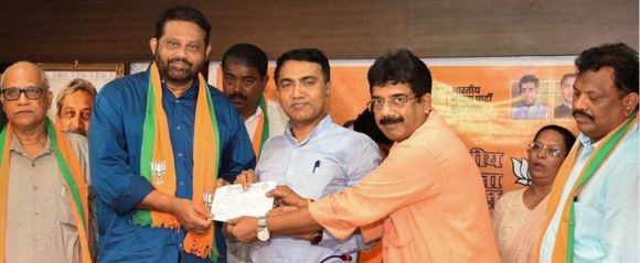 ‘छत्तीसगढ़’ का संपादकीय : इससे अधिक जायज और कौन सा तरीका हो सकता है दलबदल करने का!