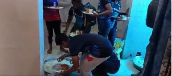 कबड्डी खिलाड़ियों को टॉयलेट में रखा खाना परोसने पर अधिकारी सस्पेंड