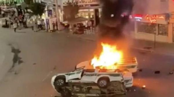 ईरान में पांचवे दिन भी ज़ोरदार प्रदर्शन जारी, हिजाब पर बढ़ रहा है विवाद