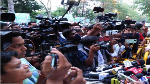 हमारे टीवी चैनल कैसे सुधरें ?