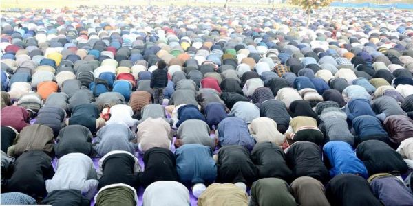 मुसलमानों का नुकसान क्यों कर रहे हैं?