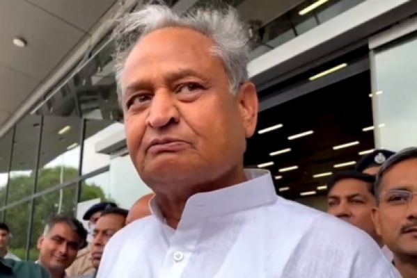 कांग्रेस में गैर-गांधी के अध्यक्ष बनने के बावजूद परिवारवाद बना रहेगा भाजपा के लिए बड़ा मुद्दा