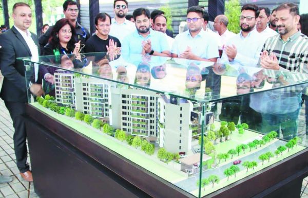 अल्ट्रा लक्जरी सुविधाओं वाले अविनाश एलिगेंस के भव्य लांच में कई लोगों ने कराई स्पॉट बुकिंग