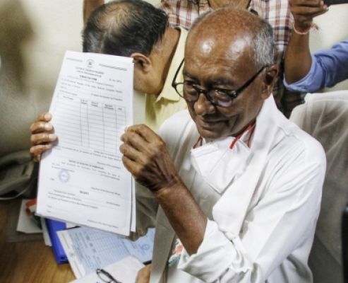  कांग्रेस अध्यक्ष चुनाव : दिग्विजय का समर्थन करने दिल्ली पहुंचेंगे मध्यप्रदेश के विधायक