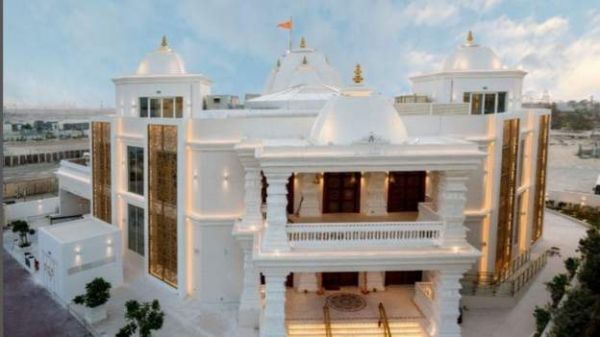 दुबई में आज होगा हिंदू मंदिर का उद्घाटन, यहां क्या है ख़ास?