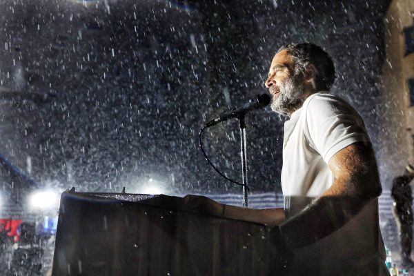 ‘छत्तीसगढ़’ का संपादकीय :  नफरत की जहरीली हवा के बीच राहुल ताजी हवा के एक झोंके की तरह...