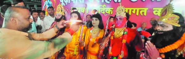 सुशील सन्नी अग्रवाल ने किया रावण दहन