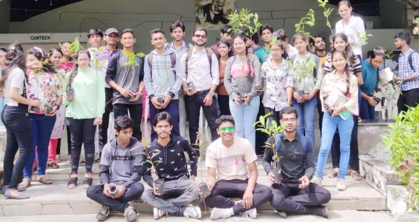 अग्रसेन महाविद्यालय के विद्यार्थियों ने हार्टफुलनेस ध्यान केंद्र का किया भ्रमण