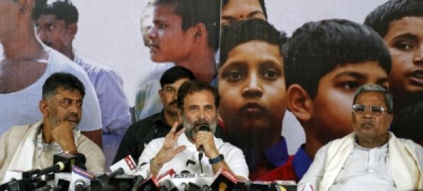 भावी अध्यक्ष रिमोट कंट्रोल होने के आरोप पर राहुल गांधी: दोनों मजबूत, यह शब्द इस्तेमाल करना उनका अपमान