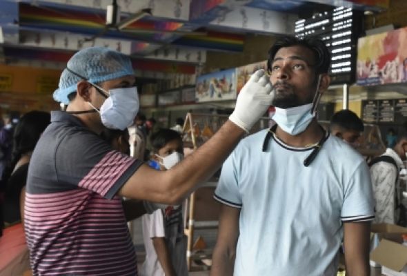 भारत में 2,424 नए कोविड मामले आए सामने, 15 मौतें
