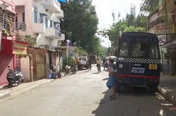कोलकाता में दो गुटों में झड़प के बाद तनाव, क्या है पूरा मामला?