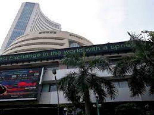 सेंसेक्स 390 अंक टूटा, बैंक, वित्तीय शेयर नुकसान में