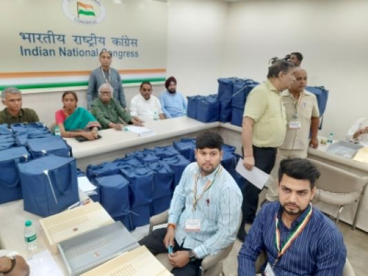 कांग्रेस को मिलेगा नया अध्यक्ष, कांग्रेस मुख्यालय में मतगणना शुरू