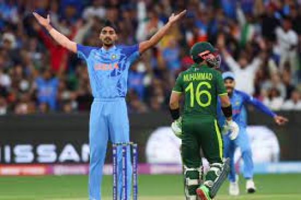 अर्शदीप और हार्दिक की उम्दा गेंदबाजी के बावजूद पाकिस्तान के आठ विकेट पर 159 रन