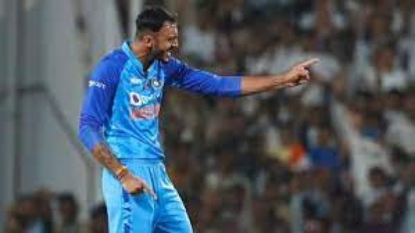 मुझे कहा गया है कि जरूरत पड़ने पर मैं ऊपरी क्रम में बल्लेबाजी करूंगा: अक्षर