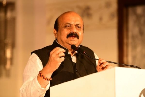 दिवाली पर पत्रकारों को 'नकद' उपहार देने से सीएम की छवि हुई खराब : सूत्र