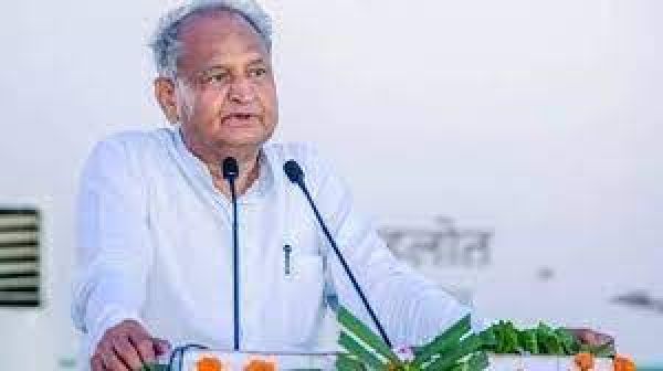 ईद के लिए बकरे खरीदने की तरह भाजपा विधायक खरीद रही है : गहलोत