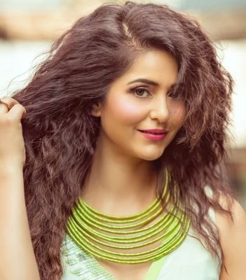 'दशमी' से बड़े पर्दे पर डेब्यू करेंगी 'भाभीजी' एक्ट्रेस चारुल मलिक